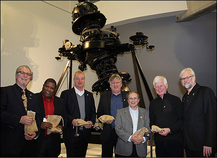 M. Pecingina, 5 membres fondateurs et M. Parks
